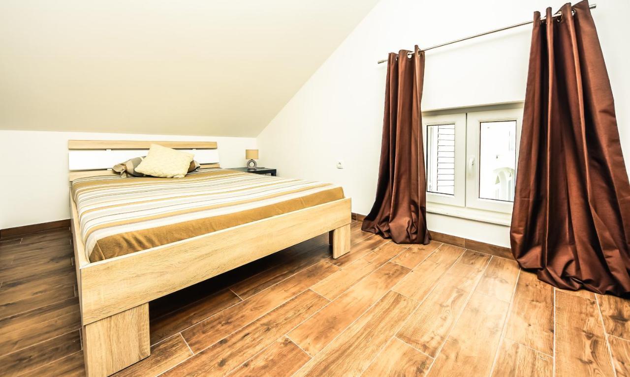Villa Tara Zadar Bagian luar foto